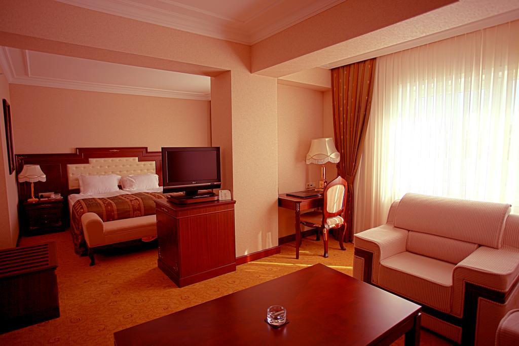 Latanya Palm & Spa Airport Antalya Eksteriør billede
