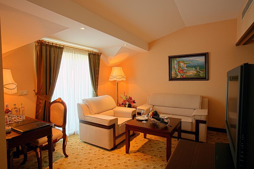 Latanya Palm & Spa Airport Antalya Eksteriør billede
